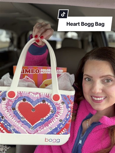 This Bitty Bogg bag is the smallest size Bogg makes, and it's such a fun way to do a Valentine's surprise for kids. Sturdy, reusable, easy to clean, and way better than a paper bag. #bogg #boggbag #valentines @BoggBags