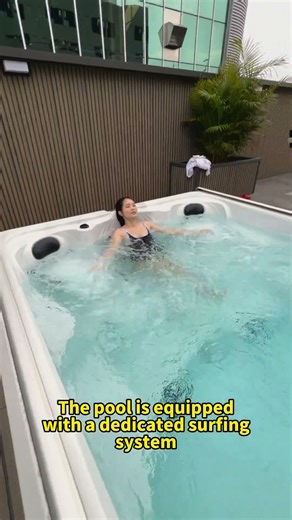 I regret not discovering this swimming pool sooner!