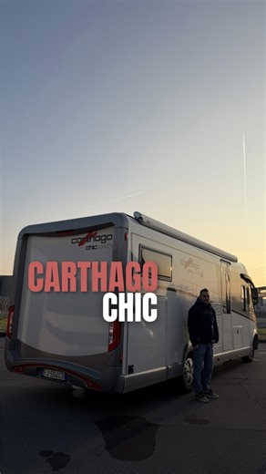 C’è un motivo se si chiama CHIC ✨ Carthago Chic C-Line con 43.000 km. 🚐 Patente C La sua particolarità? 🔥 Riscaldamento ALDE ad acqua, che fa davvero la differenza, oltre a una ricchissima dotazione di accessori pensata per il massimo comfort. Scopri tutti i dettagli del veicolo sul nostro sito e vieni a vederlo dal vivo in concessionaria 👇 🌐 groppetti.it #cartago #camper #camperlife #vanlife #motorhome | Groppetti Camper