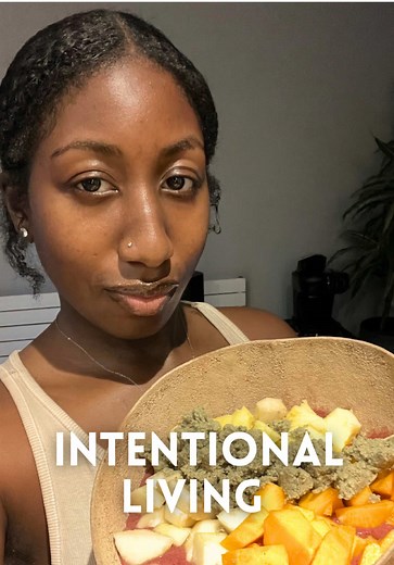 This journey didn’t start on social media. It started when I was a teenager. I gave up meat in 2017 - not for health, but for the animals. Over the years I moved through different phases of plant-based living. Sometimes disciplined, sometimes learning. Sometimes eating fish. But I was always cooking and eating Ital foods because that’s my culture. I dealt with womb challenges from my early teenage years and began restoring my body through herbal teas, fasting, and returning to an intentional Ita