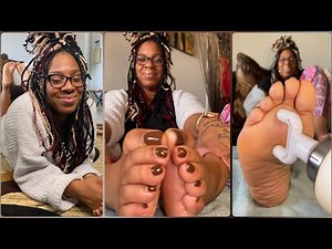 Interviewing a College Student About Her Soles 161| Public Feet Interview | Scouting Soleful Stories