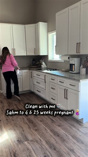 Quick Cleaning Tips for Pregnant Stay-at-Home Moms