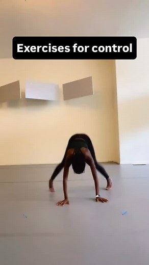 Here’s your reminder that dancers are athletes… so train like one! ✨💖 Every exercise in this video is designed to level up your extensions, jumps, and power—because flopping like a fish is never the goal. 🐟🚫 👇 Comment “WORKOUT” if you want access to my free trial of full-length classes in my video library for flexibility, jumps, and strength. Your oversplits will thank you later. #dance #workout #exercise #block #yoga #pilates #ballet #dance #dancing #ballerina #dancer #teacher #dancestudio 