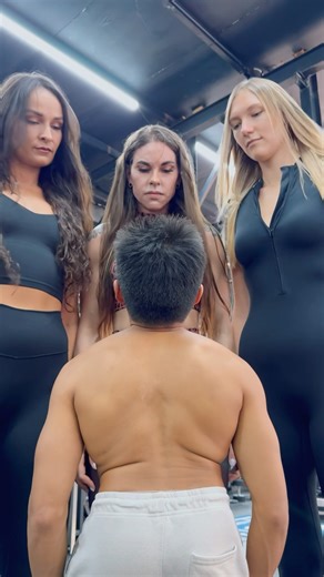 SHORT BODYBUILDER VS AMAZON GIRLS ☠️ #shorts #funny #gym #tallgirls