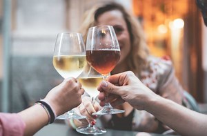 How to open a bottle without a bottle opener, and 15 other genius wine hacks that'll change your life!