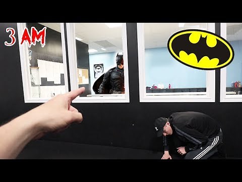 CALLING BATMAN ON FACETIME AT 3 AM!! (I KICKED HIM IN THE FACE)