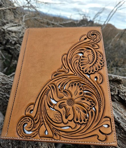 Tyler Scott | Mini planner available, 8"X6" mini legal pad, 2 card slots and folder pocket. #leather #cowboyshit #handmade #forsale #fyp | Instagram