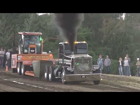 Black on Track Semi Truck Pulling Buckner Truck & Tractor Pull