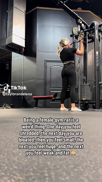 Can you relate?😩 The emotions we go through during the week are crazyyyyy! I feel like some of it is hormones and some is body dysmorphia. Most times it's all in your head though!🧠 You get so in tune with your bodies being in the gym, sometimes it's a bit overwhelming!👏🏻