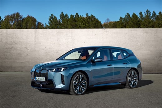 新款BMW iX雖是小改款，但性能與效能堪比大改款！ - CarStuff 人車事