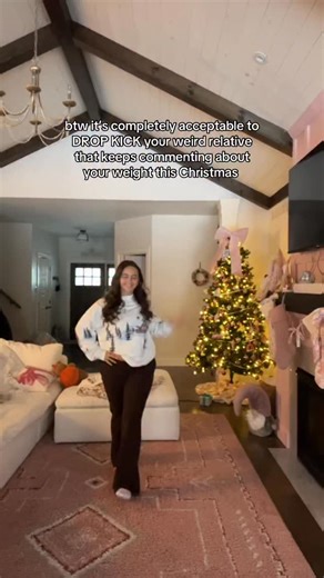 spencer e barbosa✨🦋💕🧸 on Instagram: "better yet I’ll do it for you 👊🏻👊🏻👊🏻 #girls #trend #christmas"