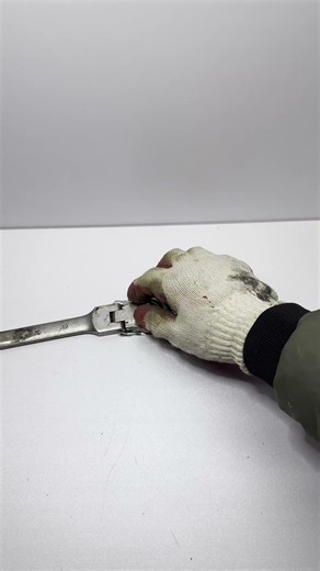 This broken fan blade repair actually works #repair #diy #shorts