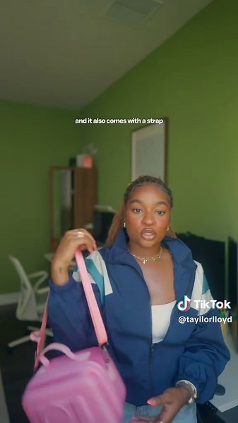 Affordable Travel Camera Bag Review for Bloggers