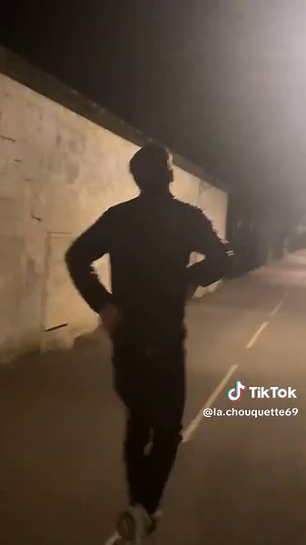 Vidéos de la chouquette (@la.chouquette69) avec son original - la chouquette