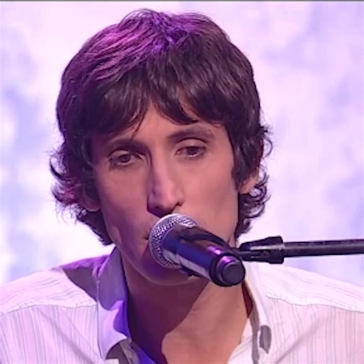 Annoncé comme Révélation 2010 de la chanson française, Arnaud Fleurent-Didier interprète "France Culture" en live sur le plateau de Chabada | La Fête de la Chanson Française