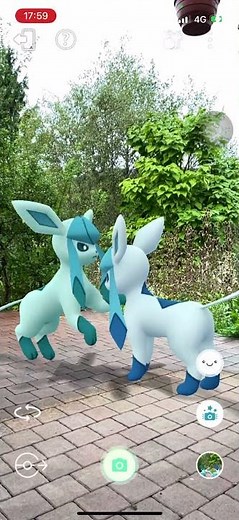Pokemon GO - Glaceon and Shiny Glaceon fighting for dominance over Antarctica