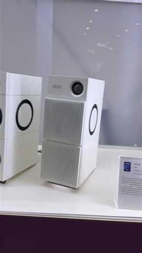 We’ve made it to Xeo’s booth at CES