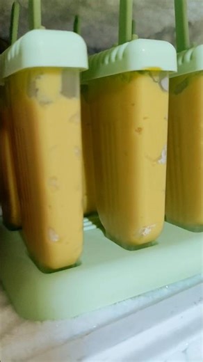 Easy homemade mango popsicles #homemadeicecream #icecreamrecipe #trending #mangorecipe #summerrecipe