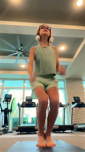 Exercise kangaroo #mobility #running #nike @nike @marchuktenis