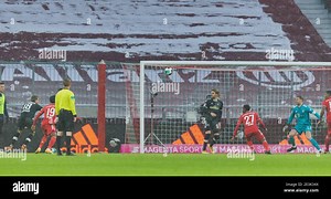Co ed sports team photo hi-res stock photography and images - Alamy