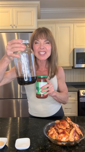 This is my easy 5 minute prep high protein meal that supports fat loss, muscle, and hormones. Juicy Salsa-Maple Chicken • 6 large boneless skinless chicken breasts, quartered • 2 cups salsa (mild–hot) • ¼ cup maple syrup Bake 375°F for 30–40 min 🍚 Creamy Rice Hack (this is KEY) Use cooked chicken salsa liquid water = 3 cups total liquid • 1 cup white rice • 1 tbsp coconut oil • 2 tsp garlic powder • 1 tsp salt Bring to boil → cover → simmer low 20 min Turn OFF heat → leave lid on 40 min Macros