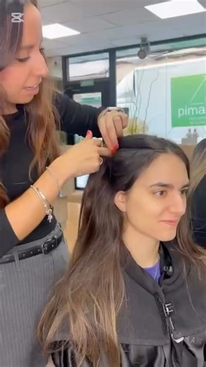 Hair Studio SM - Perruqueria on Instagram: "Aquest mes… us portem una sèrie de 4 reels per ensenyar-vos, pas a pas, tot el procés fins arribar al resultat final ✂️✨ 🎥 REEL 1/4 · DIAGNÒSTIC Tot comença aquí 👀 Un bon diagnòstic és clau per aconseguir un resultat TOP. Analitzem el cabell, escoltem què vols i t’expliquem totes les opcions i passos a seguir 💬 👉 En aquest cas: ✨ Coloració orgànica semipermanent per tapar les primeres canes ✨ Balayage suau per il·luminar la melena #HairStudioSM #Sa