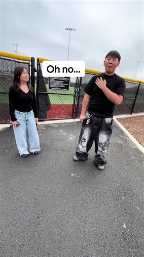 #phoneswap #couple #coupletest #fyp Do yall think it was a valid excuse?🤔