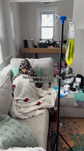 The way life can change in a moment with little to no warning is WILD. Who knew you could go from set to the ER all the in span of a few hours and loose your ability to function. (Let’s not talk about the fact that my car is still not unpacked from my last job…) Thank you to my support system… I would fall apart without 🥹😳 | Io Escu