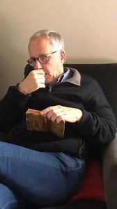 Fable de Jean de la Fontaine, sur les importuns... "Le Coche et la Mouche", magnifiquement incarnée par Fabrice Luchini 🤩 | Paroles d'auteurs