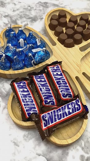 Maria Stash on Instagram: "Filling platter with sweets #asmr #sweet #satisfying"