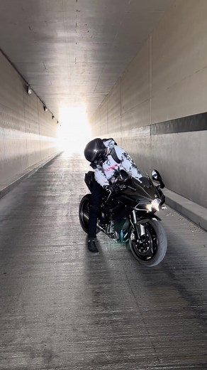 NINJA H2R Rev Limiter in Loudest Tunnel