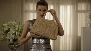 403K views · 7.3K reactions | O comercial do Verão 2019 Luz da Lua vem com um brilho muito especial: a celebração dos 25 anos da marca. Assista e apaixone-se pelos lançamentos! ✨ | Luz da Lua | Facebook