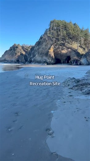 If you’re heading to the beach at Seaside, Oregon, be sure to pack some hiking boots. There are a lot of trails to explore and public lands to visit nearby. #ad 📍Ecola State Park - adjacent to Seaside’s beach to the south, Ecola has 9 miles of coastline, cliffside viewpoints, and miles of hiking trails, including an 8-mile segment of the Oregon Coast Trail. 📍Hug Point State Recreation Site, where you can find waterfalls and sea caves right on the beach. And at low tide you can walk along the o