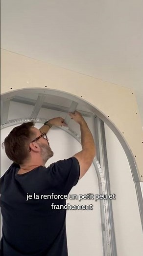 Building a drywall arch to add character to your apartment #renovation #nancy #drywall #diy