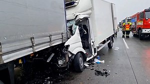 Vážná dopravní nehoda na 168. kilometru dálnice D1 na Brno - iDNES.tv