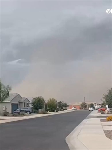 WHIPPING WINDS 💨: Winds on Saturday in Goodyear, Arizona, were near 50 mph as Tropical Storm Rachel's impacts moved onshore into the Southwest. Video shows a dust storm moving over a neighborhood. #dust #arizona #southwest