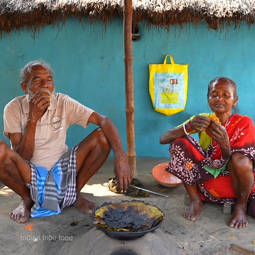 42K views · 644 reactions | Tribal Chicken Pizza recipe | village style tribal people famous ZIL pitha recipe | DESI PIZZA RECIPE Part 17 | Indian tribe food | Facebook