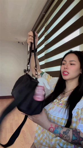 Maliit na Bag: Malaki ang Kayang Ilagay