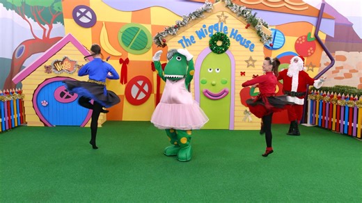 18K views · 189 reactions | 並 Pirouette and soutenu, arabesque and tendu! 並 Dorothy the Dinosaur is dancing her way through Christmas Day — and there’s nothing she can’t do! From graceful glides to twirling pride, it’s a holiday ballet like no other! ✨ Who’s ready to dance along with Dorothy? | The Wiggles | Facebook