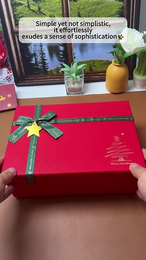 It is such a cute idea to use these little wristlet keychain wallets as gift card holders for the holidays birthdays, and any other time that you are giving gifts! #TikTokShopCreatorPicks #TikTokShopRestock #Creatorlcons