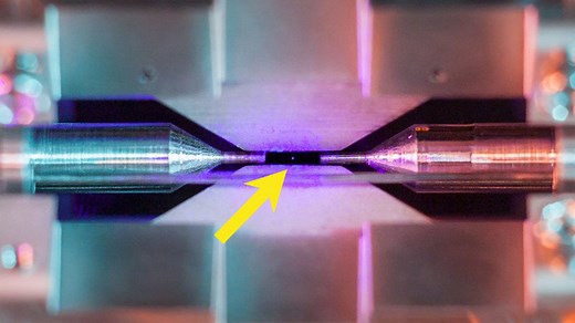 Quantum physicist photographs a single atom you can see with the naked eye