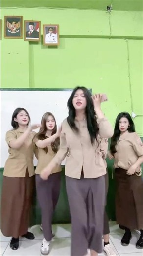 Siswa SMA Disana Kok Cantik Cantik Ya