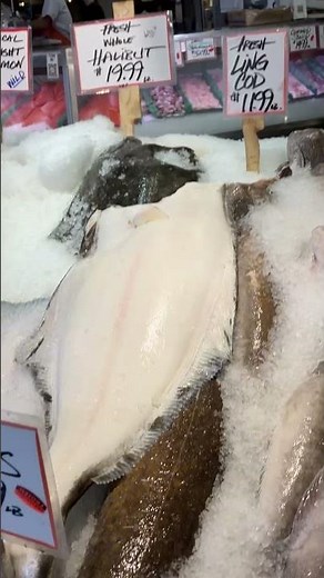 Exploring Seattle’s Pike Place Fish Market: A Vibrant Seafood Experience