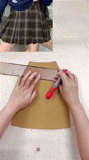 Jenny Collins on Instagram: "Box pleat skirt ✨ #skirtmaking #diyfashion #sewingtutorial #handmadewithlove #fashiondesign"