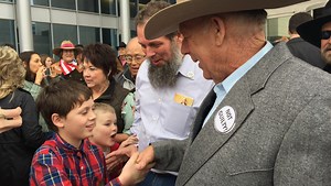 Cliven Bundy walks free as federal judge dismisses Bundy Ranch standoff case