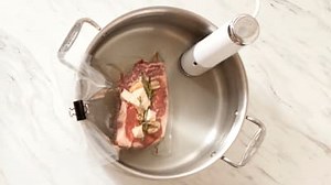 What is it called when you cook meat in liquid? [2025] | QAQooking.wiki