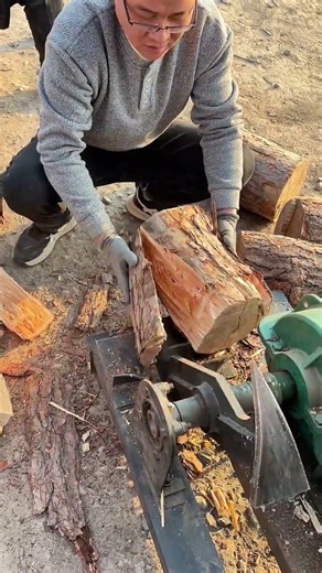 Splitting Wood Effortlessly