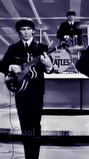 🎵I want to hold your hand🎵