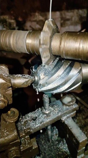 Bevel spairal teeth cutting on milling #automobile #cnc #engineering #machine #milling #millingtools