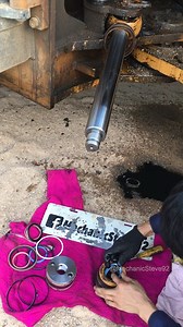 32M views · 162K reactions | Repair Lonking 855 steering cylinder oil leakage and replace the oil seal on hill . #Lonking #mechanic #mechancisteve #oilleakage | Mechanic Steve | Facebook